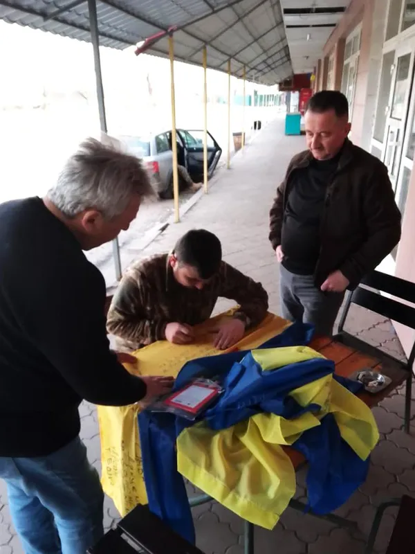 Реанімаційна апаратура та медикаменти: волиняни завезли вантаж для військових на передову