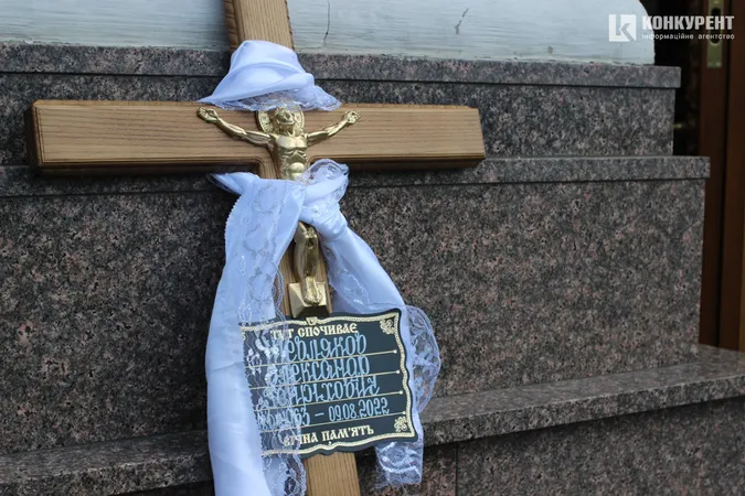 Луцьк попрощався з воїном Олександром Шевляковим, який загинув на Донеччині (фото, відео)