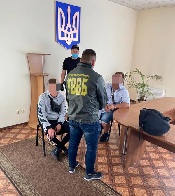 В «Ягодині» в чоловіка знайшли 9 фальшивих документів (фото)