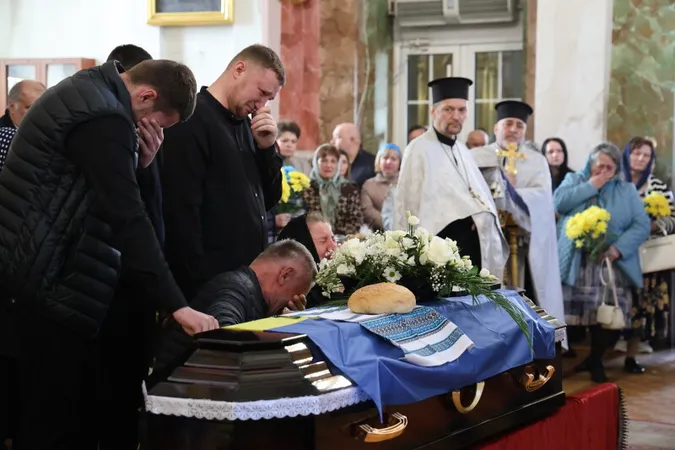Загинув півтора року тому: у Луцьку попрощались з Героєм Богданом Щербачуком (фото)