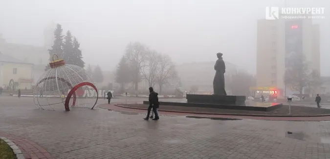 Напередодні Нового року Луцьк огорнув туман (фото)