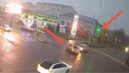 У Луцьку на перехресті влупилися два авто (відео)