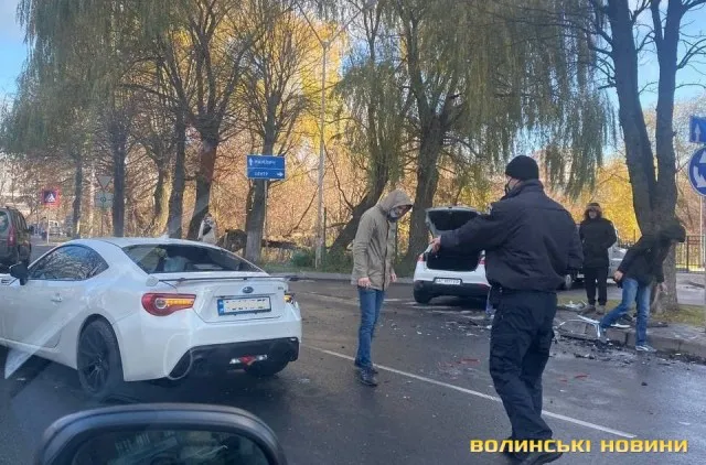 На Набережній у Луцьку – ДТП, утворився затор