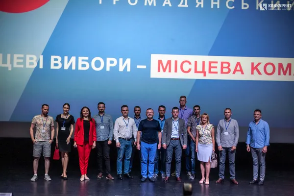 «Половину списку сформуєте ви»: Покровський веде лучан у владу (РЕПОРТАЖ)