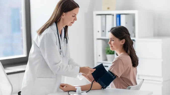 Скринінг 40+ в Україні: на що можна витратити 2 тисячі гривень і коли гроші «згорять»