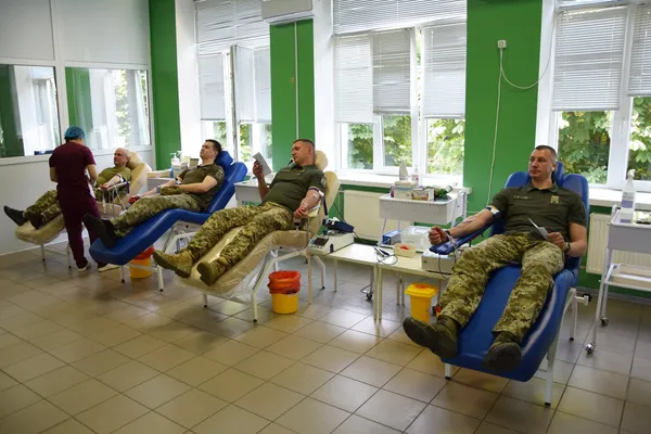 Майже 200 літрів крові за день: волинські прикордонники долучилися до рекорду України (фото, відео)