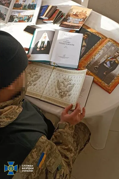«Методички» кремля і нацистська символіка: що знайшли СБУ у храмах УПЦ МП