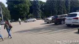 Біля меморіалу «Вічна слава» планують встановити обмежувачі паркування (фото)