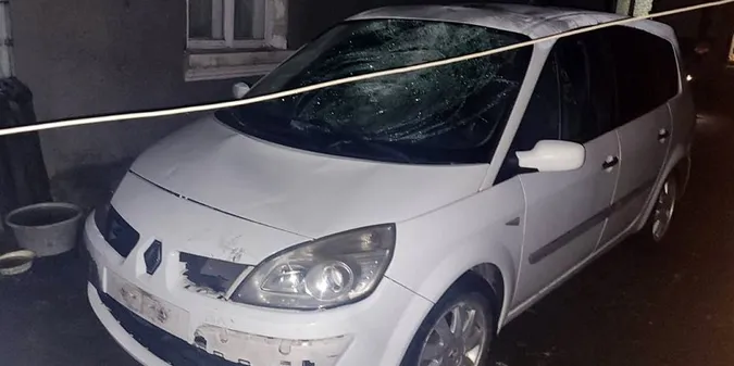 Під Луцьком п'яний на «рено» збив велосипедиста й втік з місця ДТП (фото)