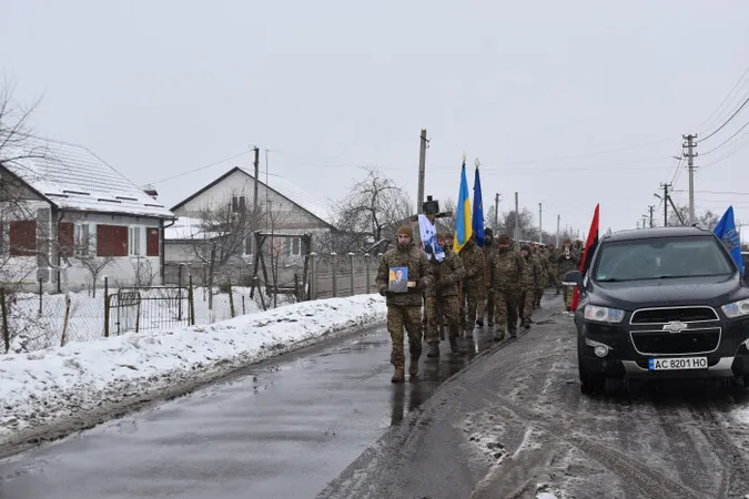 У Луцькій громаді попрощалися з Героєм Миколою Мандзюком (фото)