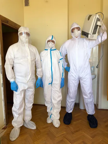 Підступний, мінливий і химерний: волинський лікар розповів про коронавірус (фото)