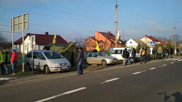 На Волині власники «євроблях» перекрили трасу Луцьк-Ковель