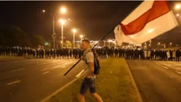 Натовп, кров, дим: протест у Білорусі (фото 18+)