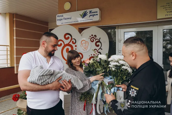 Поліцейський-доброволець стрілецького батальйону Волині вдруге став батьком (фото)