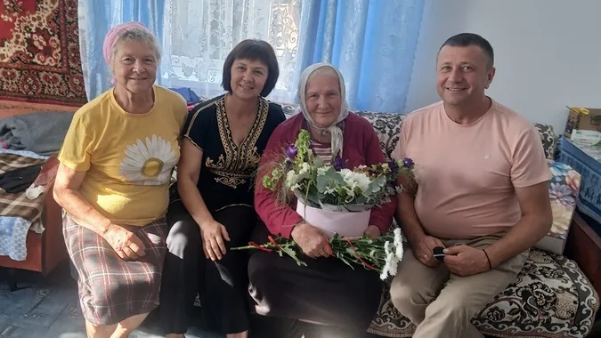 Дочекалася 60 правнуків: довгожителька з Волині відзначила 90-річчя (фото)