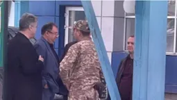Друга спроба: Порошенко знову намагається перетнути кордон з Польщею (фото)