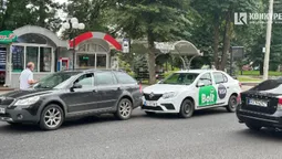 Не поділили дорогу: на проспекті Волі зіткнулись Skoda та Renault (фото)