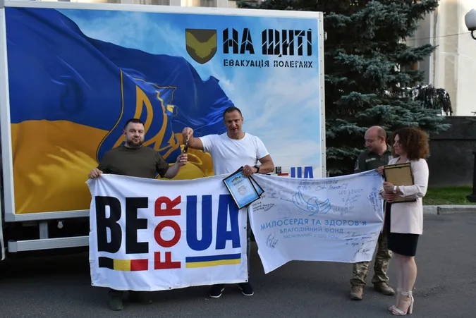 У Луцьку благодійники передали місії «На щиті» нове авто (фото)