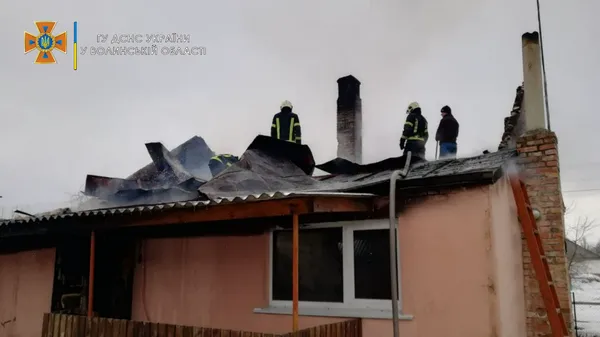 У Луцькому районі жінка отруїлася чадним газом під час пожежі (фото)