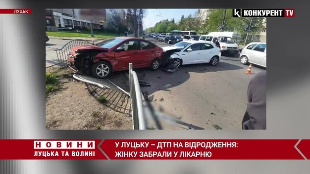 У Луцьку водійка Renault при повороті врізалася у Hyundai (фото, відео)