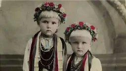 Красуні у віночках: як виглядали дошкільнята з Любомля 70 років тому (фото)