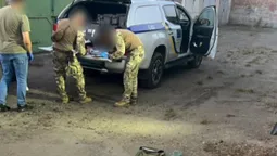 У лучанина в гаражі виявили цілий арсенал зброї та боєприпасів (фото)