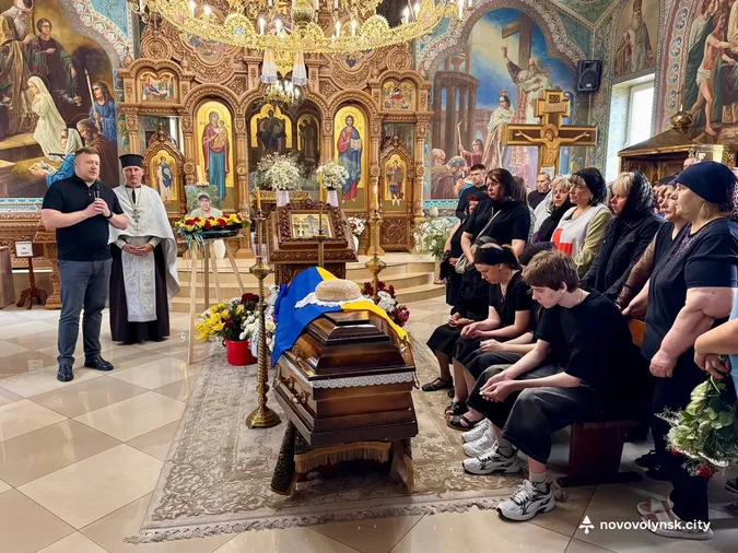 На Волині в останню путь провели Героя Євгена Мазурка (фото)