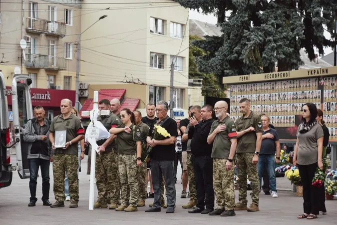 У Луцьку попрощалися із загиблими на війні Наталією Кулацькою та Ігорем Тимчуком (фото)