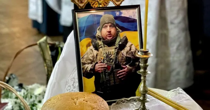 Помер за пів місяця до дня народження: на Волині попрощалися із воїном Олександром Савлуком (фото)