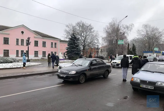 На Волині Daewoo Lanos збив пішоходів (фото)