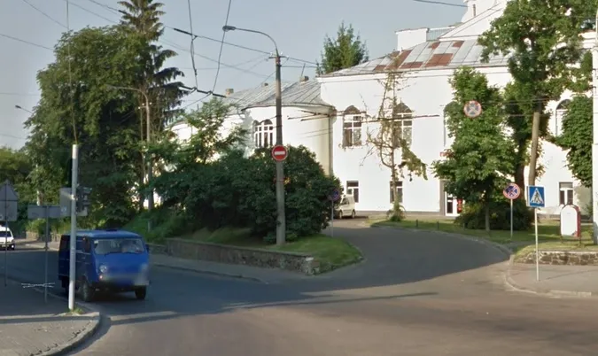 У Луцьку на Парковій автівка збила двох жінок: їх госпіталізували з травмами