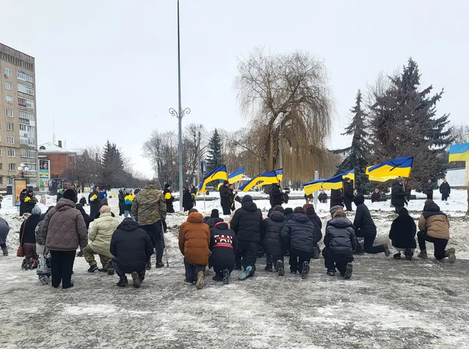 Ковель навколішки попрощався з Героями Миколою Сичем та Андрієм Вдовиченком, які два роки були зниклими безвісти