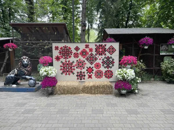 У Луцькому зоопарку відвідувачів чекає сюрприз: який саме (фото)