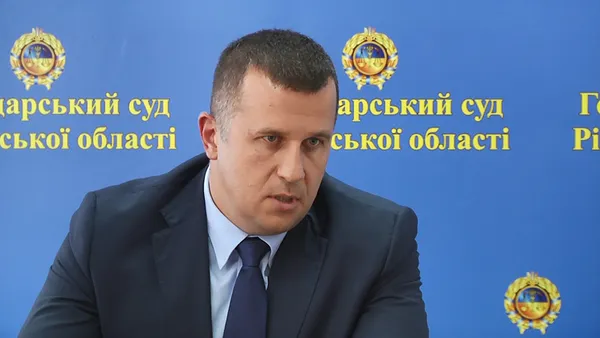 Бізнес, житло, авто: суддя з Луцька відсуджує в ексдружини все, що записав на неї