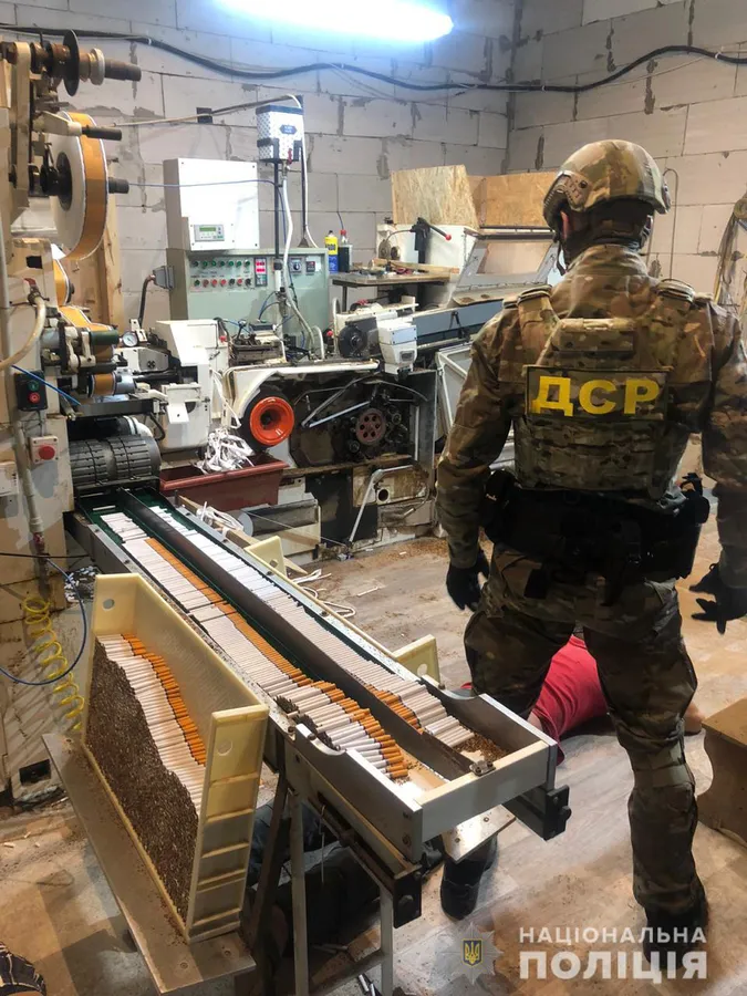Підпільний цех на Волині виробляв півтора мільйони пачок цигарок на місяць