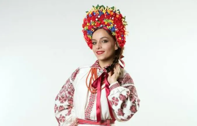 На Волині відтворили весільний стрій нареченої початку XX століття (фото)
