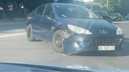 У Луцьку на Ковельській перекрили дорогу через аварію (відео)
