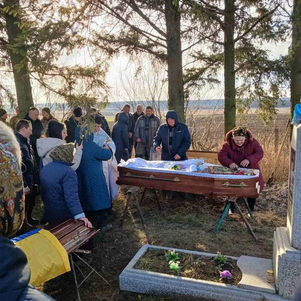 Помер у лікарні: на Волині попрощалися із воїном Олександром Атласом (фото)