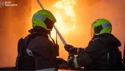 Понад 90 рятувальників гасили пожежі на Одещині, які спалахнули після атак рф