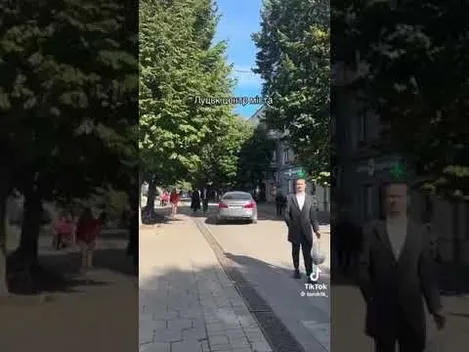 У Луцьку «геній» на авто проїхався по пішохідній вулиці Лесі Українки (відео)