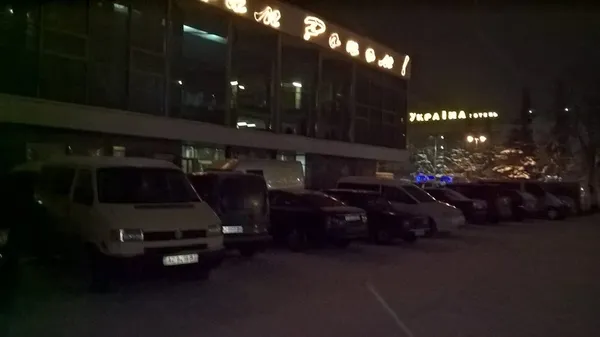 У центрі Луцька – стихійна стоянка авто (фотофакт)