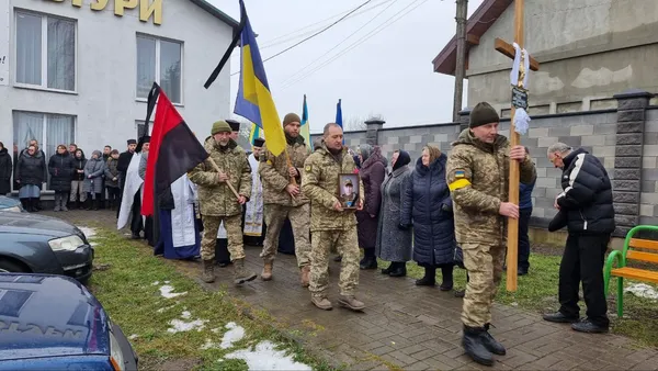У Луцькому районі прощались із загиблим захисником Павлом Демчинським (фото)