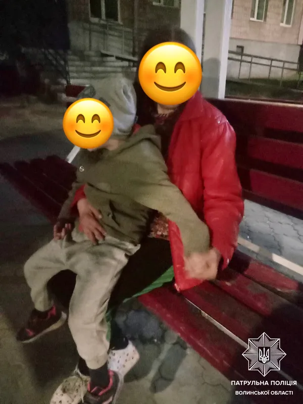 Жінка має вади мовлення: у Луцьку мати з дитиною не змогли доїхати додому (фото)