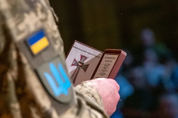 Родинам загиблих воїнів 14 ОМБр вручили пам'ятні відзнаки (фото)