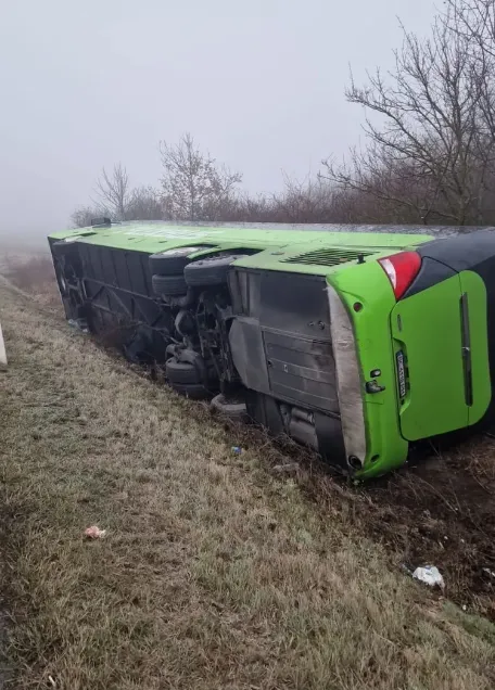 У Словаччині перекинувся автобус із України з 53 пасажирами (фото)