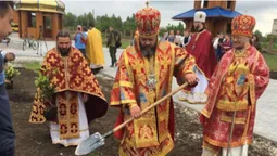 Владика Михаїл відслужив Богослужіння та посадив дерева у Волновасі (фото)