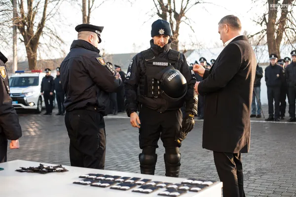 Волинські патрульні відсвяткували 4 річницю із новими званнями та подяками (фото)