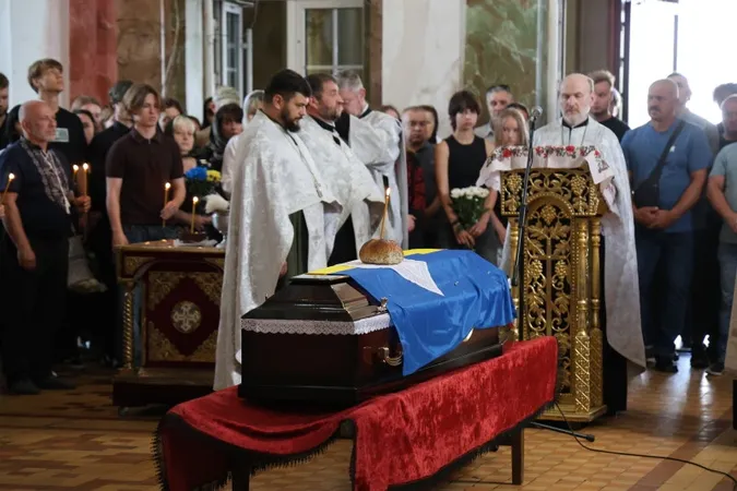 У Луцьку попрощались із Героєм Едуардом Павловським (фото)