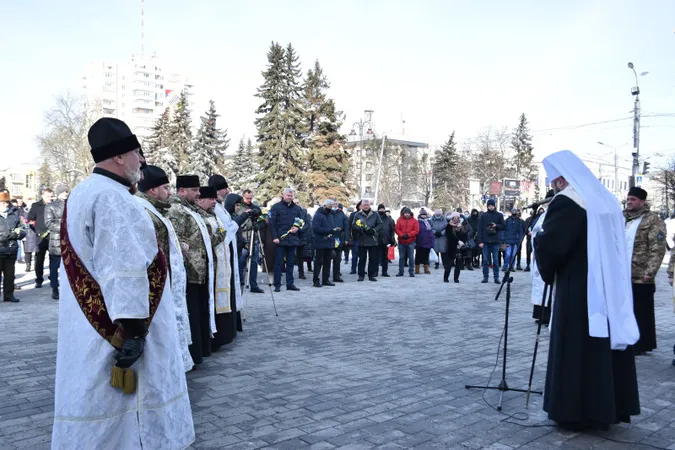 У Луцьку вшанували Героїв Небесної Сотні (фото)