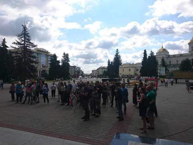 Смердить лише 200 людям: як минула акція проти запахів у Луцьку